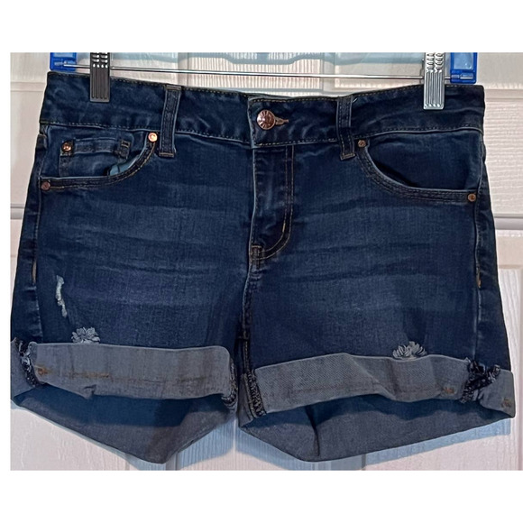 Celebrity Pinks Women's Demin Shorts Size 5/27 10" Long x 14"‎ Waist x 8" Rise - Picture 1 of 6